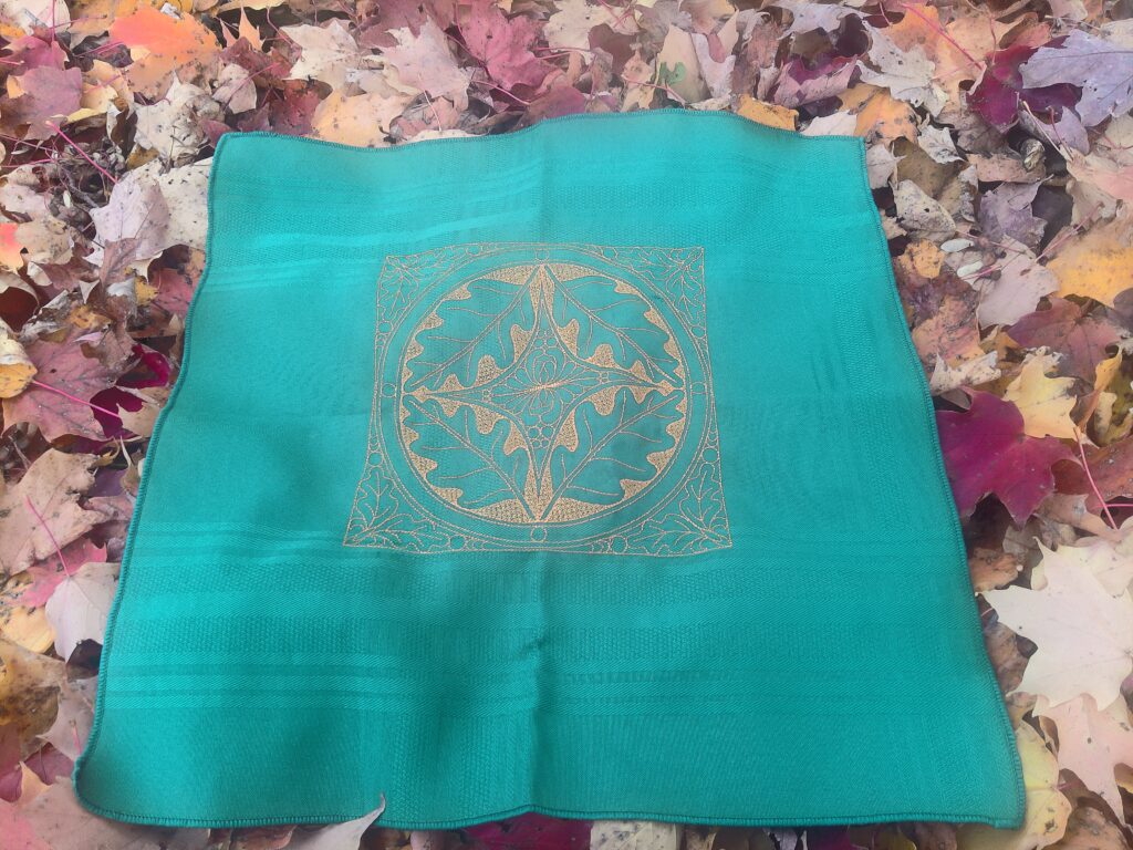 Oak Leaves in Circle Altar Cloth